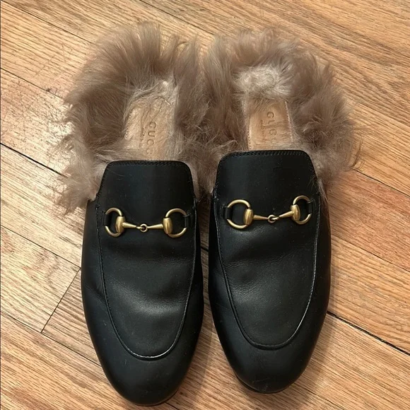 Gucci | Shoes | Gucci Womens Black Leather Loafers With Fur  display picture 3